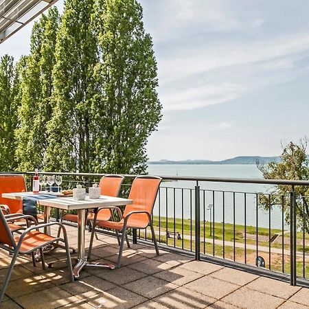 Panoramic Art Apartment With Jacuzzi バラトンレッレ エクステリア 写真
