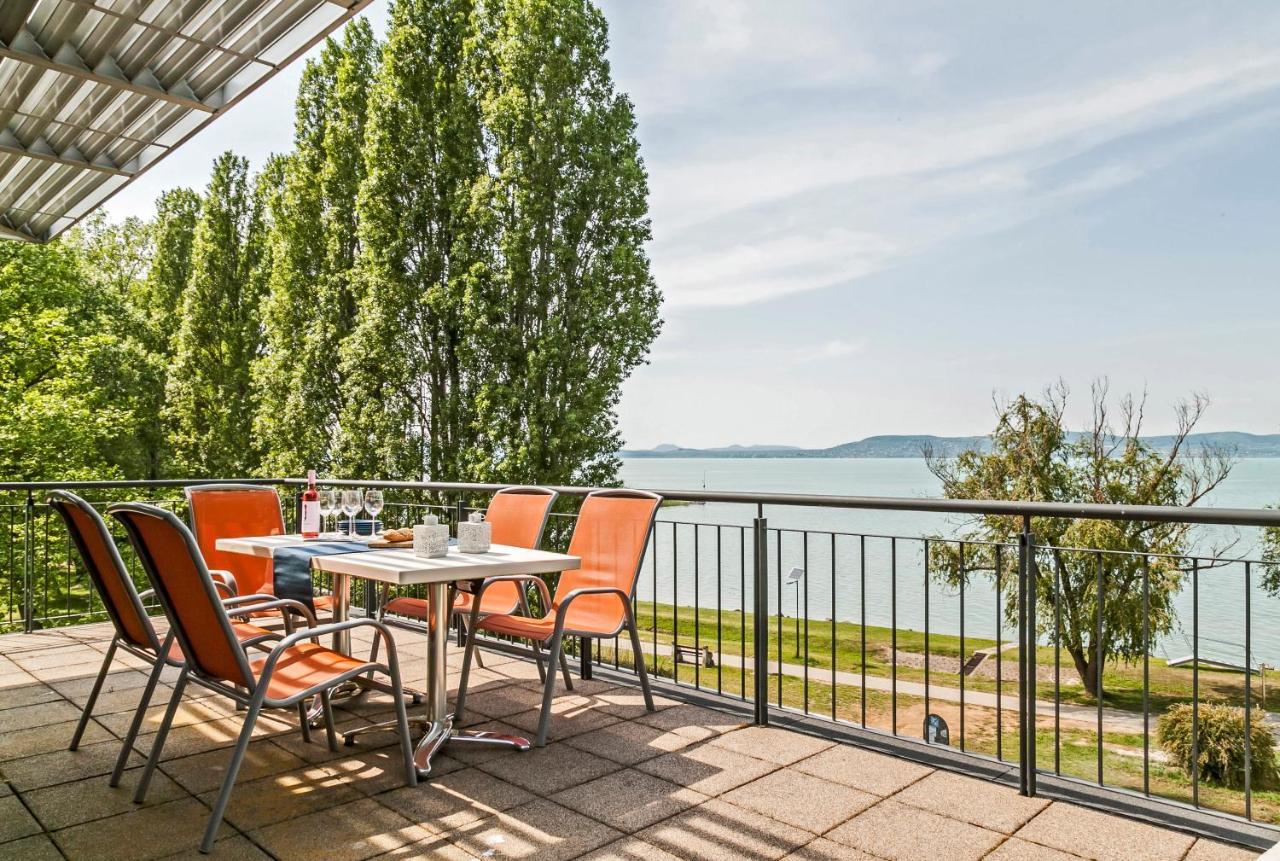 Panoramic Art Apartment With Jacuzzi バラトンレッレ エクステリア 写真